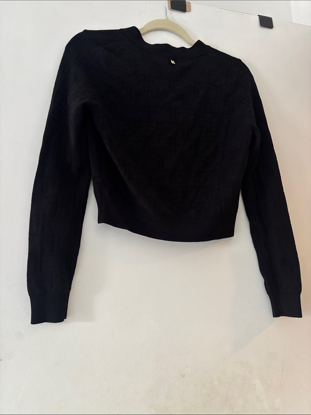 Studio F black crop top sweater - Picture 4 of 10